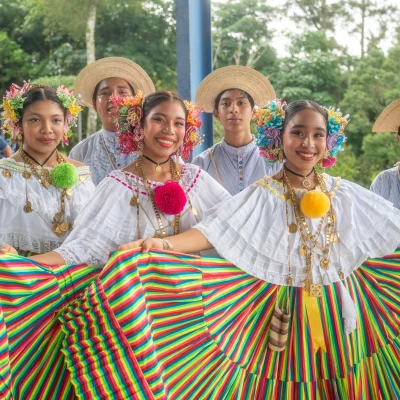 Traditional dancers in colourful skirts in Panama - Challenges Abroad